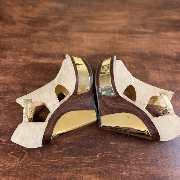 Gianni Bini Gold Wood Platform Wedge size 8.5 - Picture 2 of 12